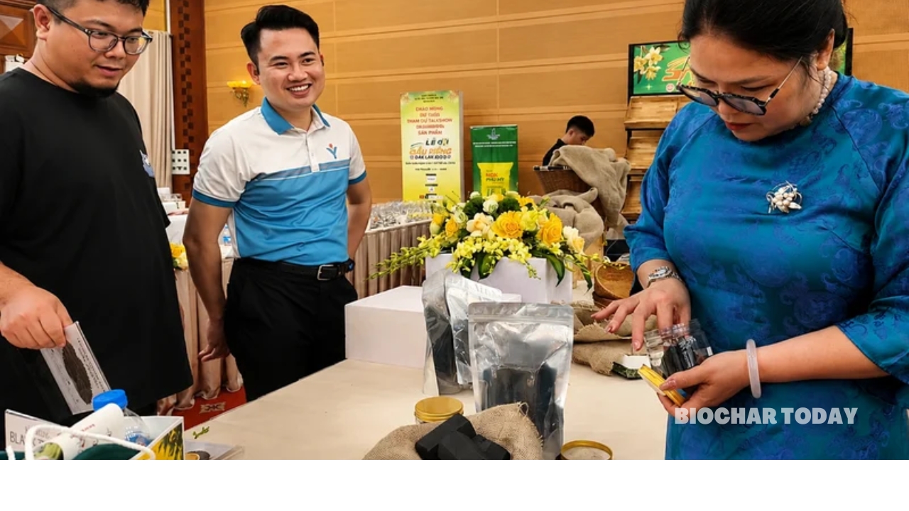 Dak Lak Farmers and Enterprise Co-ops Partner to Convert Durian Husks into Export-Grade Biochar